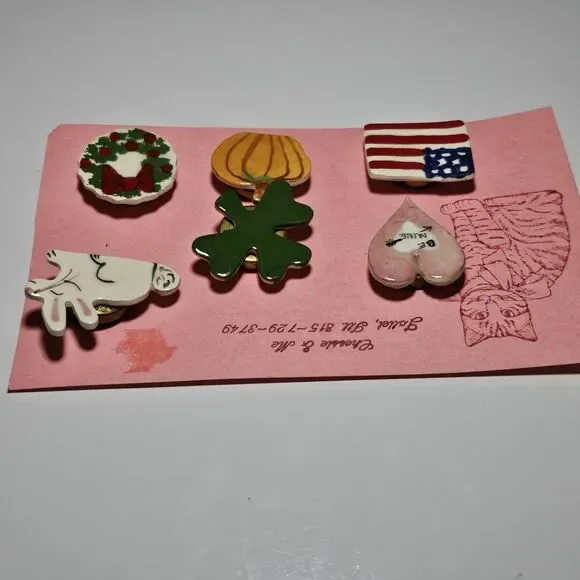 Chessie & Me Vintage Ceramic Holiday Button Covers - Picture 14 of 16